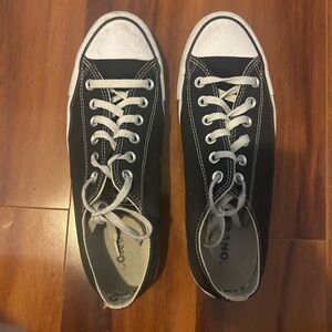 WOMEN’S CONVERSE SIZE 10